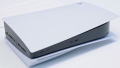 La PS5 cuenta con una ranura de expansión para un SSD NVMe M.2 adicional. (Fuente de la imagen: PlayStation)
