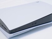 La PS5 cuenta con una ranura de expansión para un SSD NVMe M.2 adicional. (Fuente de la imagen: PlayStation)