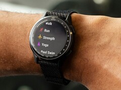 Los relojes inteligentes Approach S44 y S50 de Garmin (en la imagen) reciben una nueva actualización estable. (Fuente de la imagen: Garmin)
