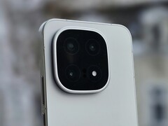 Reseña del Vivo iQOO 15. (Fuente de la imagen: Marcus Herbrich)