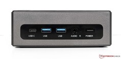 Parte delantera: USB tipo C (datos), 2 USB 3.0, conector de audio de 3,5 mm, botón de encendido