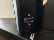 La barra de sonido y los satélites vienen con rosca(s) para trípode (Fuente de la imagen: Notebookcheck)