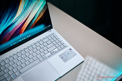 Análisis del Asus Vivobook S 15 OLED. Dispositivo de prueba proporcionado por Asus Alemania.