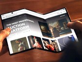 El Huawei Mate XT Ultimate Design (en la imagen) tiene un precio de 3.499 euros. (Fuente de la imagen: Huawei)