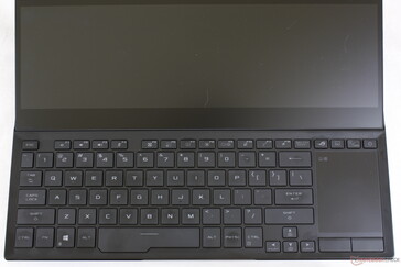 No hay cambios en el teclado RGB por tecla ni en el diseño