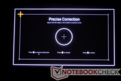 Dispone de corrección trapezoidal manual de cuatro puntos.