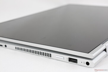 Con 2,1 kg, el pesado descapotable no reemplazará a tu iPad o tableta en un futuro próximo.