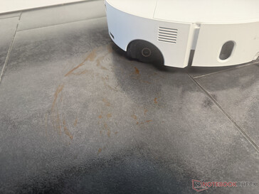 El rodillo de limpieza en la prueba con ketchup seco.