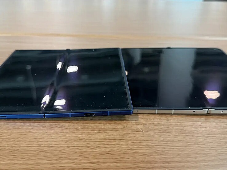 Galaxy Z Fold 7 (izquierda) junto al Oppo Find N6 (derecha).