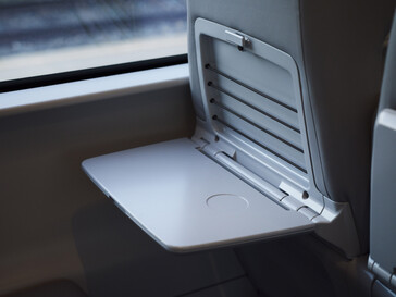 Nuevas mesas para los pasajeros. (Fuente de la imagen: Amtrak)