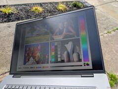 Al aire libre bajo un nublado brillante