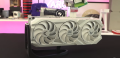La Red Devil RX 9070 XT Limited Spectral White Edition de PowerColor se lanzará el 8 de abril (Fuente de la imagen: OC3D TV, YouTube)
