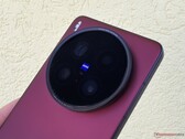 El Vivo X200 Ultra nos impresionó con sus revolucionarias cámaras durante nuestra reciente revisión. (Fuente de la imagen: Notebookcheck)