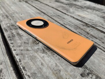Honor Parte trasera del X9b (Fuente de la imagen: Darryl Linington - NoteBookCheck)