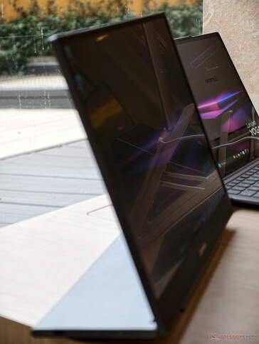 Diseño delgado del monitor portátil