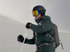La última actualización estable de Garmin para el Fenix 8 incluye casi 100 cambios. (Fuente de la imagen: Garmin)