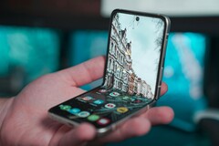 Las especificaciones de la cámara y las primeras características de la pantalla del Xiaomi Mix Flip fueron descubiertas en el código de HyperOS. (Imagen: Onur Binay, Unsplash)