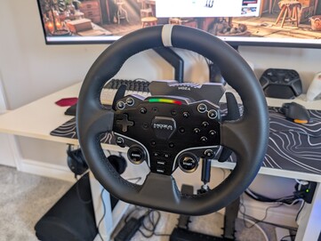 Distancia entre ejes y volante del Moza R5.