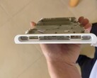 El supuesto fotograma de un rumoreado prototipo de Nintendo Switch 2 OLED (en la imagen) ha llevado a algunos jugadores esperanzados a creer que ya se está trabajando en una Nintendo Switch 2 OLED. (Fuente de la imagen: Gazlog)