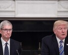 Tim Cook y Donald Trump durante una reunión de negocios en la Casa Blanca (Fuente de la imagen: Sky News)