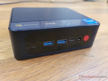 Frontal: 2x USB 3.0, USB-C, audio combinado de 3,5 mm, botón de encendido