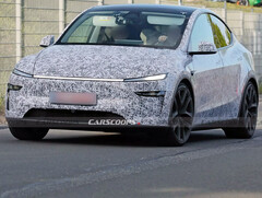 Pruebas de rendimiento del Tesla Model Y 2026 en Nürburgring. (Fuente de la imagen: Carscoops)