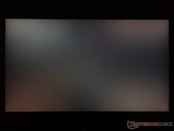 Asus ROG Zephyrus S17 - sangrado de la pantalla