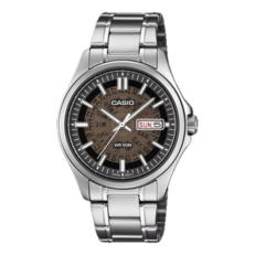 Casio MTP-E740-1AV, con una esfera marrón translúcida.