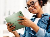 La asequible tableta Moto Pad 60 Neo supuestamente ofrece una pantalla de 90 Hz y un lápiz óptico en la caja (Fuente de la imagen: Motorola)