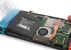 la reevaluación de iFixit de la Nintendo Switch ha dado como resultado una puntuación de reparabilidad más baja. (Fuente: iFixit)