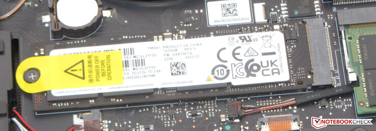 Un SSD PCIe-4 sirve como unidad del sistema.