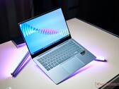 El Samsung Galaxy Book4 Edge parece rendir mejor con AirJet en comparación con los ventiladores tradicionales. (Fuente de la imagen: Notebookcheck)