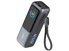 El Anker 'Zolo Power Bank 25K 165W con cables USB-C retráctiles e incorporados', además de un puerto USB-C y otro USB-A. (Fuente de la imagen: u/joshuadwx vía r/Anker subreddit)