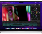 El MacBook OLED podría seguir teniendo el sustrato de la pantalla de cristal (imagen: Apple)