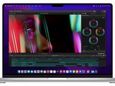 El MacBook OLED podría seguir teniendo el sustrato de la pantalla de cristal (imagen: Apple)