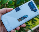 El smartphone 'Ultimate' de ASUS podría recibir esta vez hasta 24 GB de RAM, imagen del ROG Phone 7 Ultimate. (Fuente de la imagen: Notebookcheck)