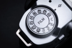 Primer plano del dial de simulación de película Fujifilm X-M5