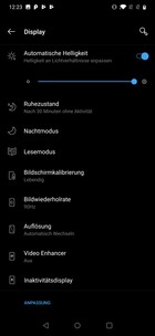 Ajustes de pantalla con el modo nocturno activado