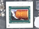 Grieta en la matriz de la GPU causada probablemente por el aumento de los niveles de humedad (Fuente de la imagen: KrisFix-Germany)