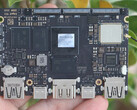 El Khadas Edge2 utiliza el chipset Rockchip RK3588S en una placa de 82 x 57,5 x 5,7 mm. (Fuente de la imagen: CNX Software)