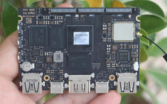 El Khadas Edge2 utiliza el chipset Rockchip RK3588S en una placa de 82 x 57,5 x 5,7 mm. (Fuente de la imagen: CNX Software)