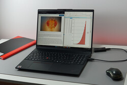 El ThinkPad L16 G1 con tecnología AMD es un buen portátil educativo