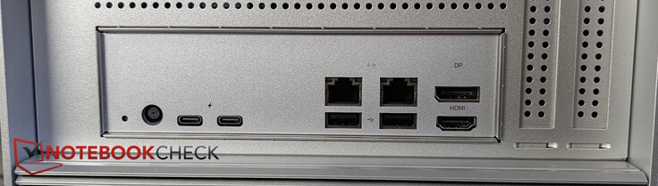 Trasera: CA, 2x Thunderbolt 4, 2x 2,5GbE-LAN, 2x USB-A 3.0, DP 1.4, HDMI 2.0