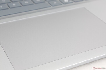 El gran clickpad es espacioso pero difícil y cansado de pulsar