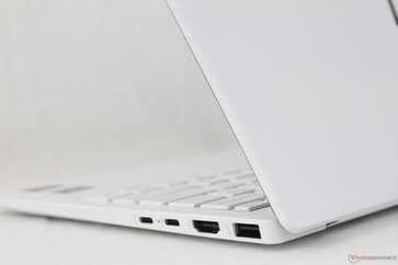 La superficie cerámica en particular oculta muy bien las huellas dactilares y las manchas