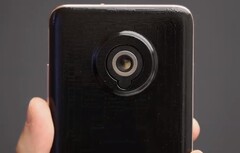 El prototipo de smartphone Xiaomi tiene un único teleobjetivo mecánico en la parte trasera. (Fuente de la imagen: Xiaomi)