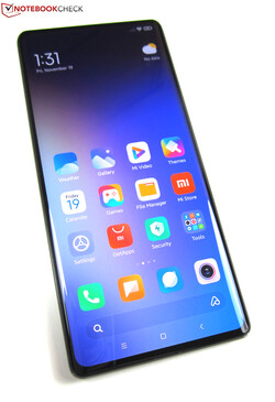 Probando el Xiaomi Mix 4. Unidad de prueba proporcionada por TradingShenzhen.