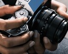 Se prevé que la Fujifilm X-T5 que se muestra aquí tenga un sucesor en breve.