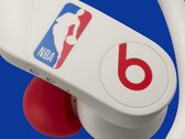 La edición NBA75 Ivory es funcionalmente igual que los PowerBeats Pro normales. (Fuente de la imagen: Apple)