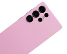 El Galaxy S26 Ultra podría estar disponible en seis opciones de color. En la imagen: S25 Ultra con una piel rosa. (Fuente de la imagen: Dbrand - editado)